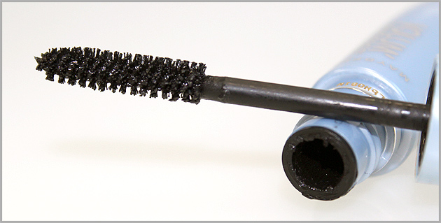 Volum` Express Waterproof Maybelline imagem volumexpress2 Volum` Express Waterproof Maybelline