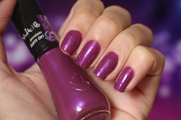 Esmalte Turn On Perolado Vult esmalte roxo com brilho