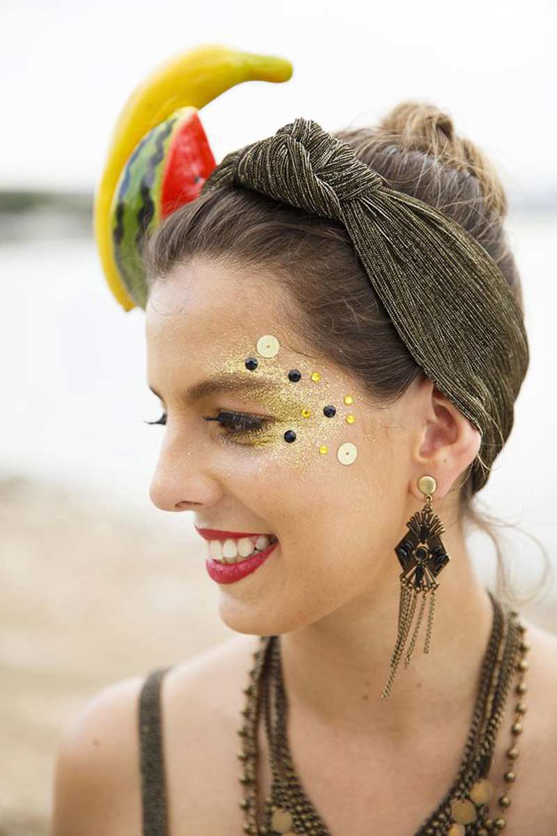 Maquiagem com glitter para o carnaval veja muitas inspirações de make com glitter, aprenda como colocar o glitter no rosto