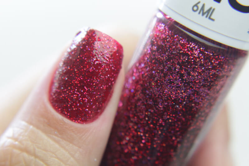 Esmalte com glitter Coleção Glitter Holográfico Hits - Neste post você verá o teste de TODAS as cores desta nova coleção. 10 esmaltes com glitter para você se apaixonar. VEM VER.