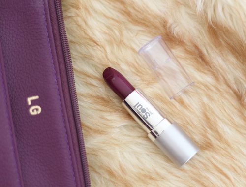 BATOM PÚRPURA KISS ME EUDORA SOUL - TODOS OS DETALHES DESSE BATOM COM ACABAMENTO MATTE! Confira muitas fotos e valores! Veja mais sobre o lip tint da eudora. batom roxo batom eudora