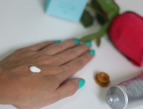Creme para mãos Encanto Fascinante Avon - veja todos os detalhes desse creme da Avon, veja fotos e informações sobre o produto. Será que realmente hidrata?