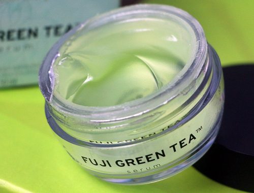 Serum Fuji Green Tea - The Body Shop - resenha completa deste serum para áreas especificas, textura siliconada e ultra hidratação. Veja mais.