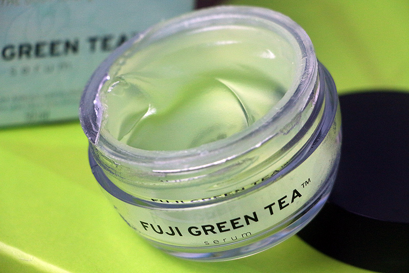 Serum Fuji Green Tea - The Body Shop - resenha completa deste serum para áreas especificas, textura siliconada e ultra hidratação. Veja mais.