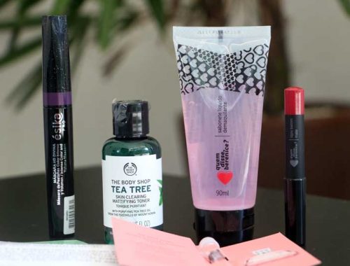Abrindo minha UAUbox - vou mostrar todos os produtos que recebi na minha caixinha UAUbox, quer ver os detalhes? Confira todos o post completo.