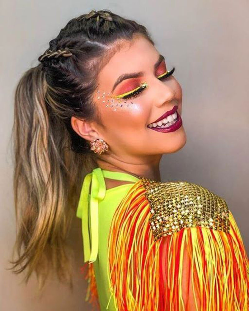 CARNAVAL 2020 - IDÉIAS DE FANTASIAS E MAQUIAGEM - as melhores dicas e ideias de fantasias para você curtir e arrasar o carnaval! Fantasia com glitter, fantasia para curtir o Rio, fantasia plus size e muito mais!