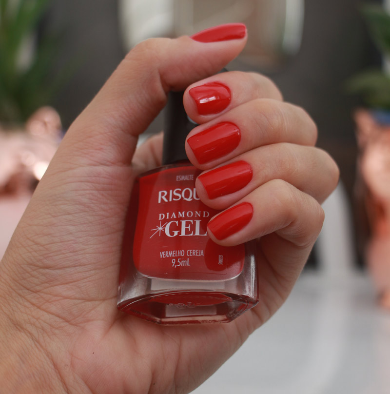 NOVO ESMALTE RISQUE DIAMOND GEL todos os detalhes da nova coleção da risqué que promete esmaltes com efeito gel, longa duração e alto brilho. Confira.