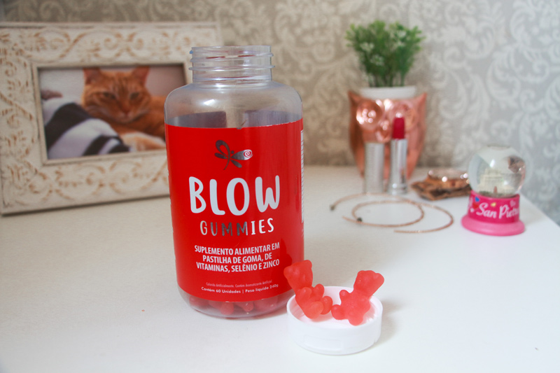 Blow Gummies: Vitamina para os cabelos - todos os detalhes sobre essa vitamina que promete auxiliar na saude dos cabelos e unhas. Veja o que eu achei.